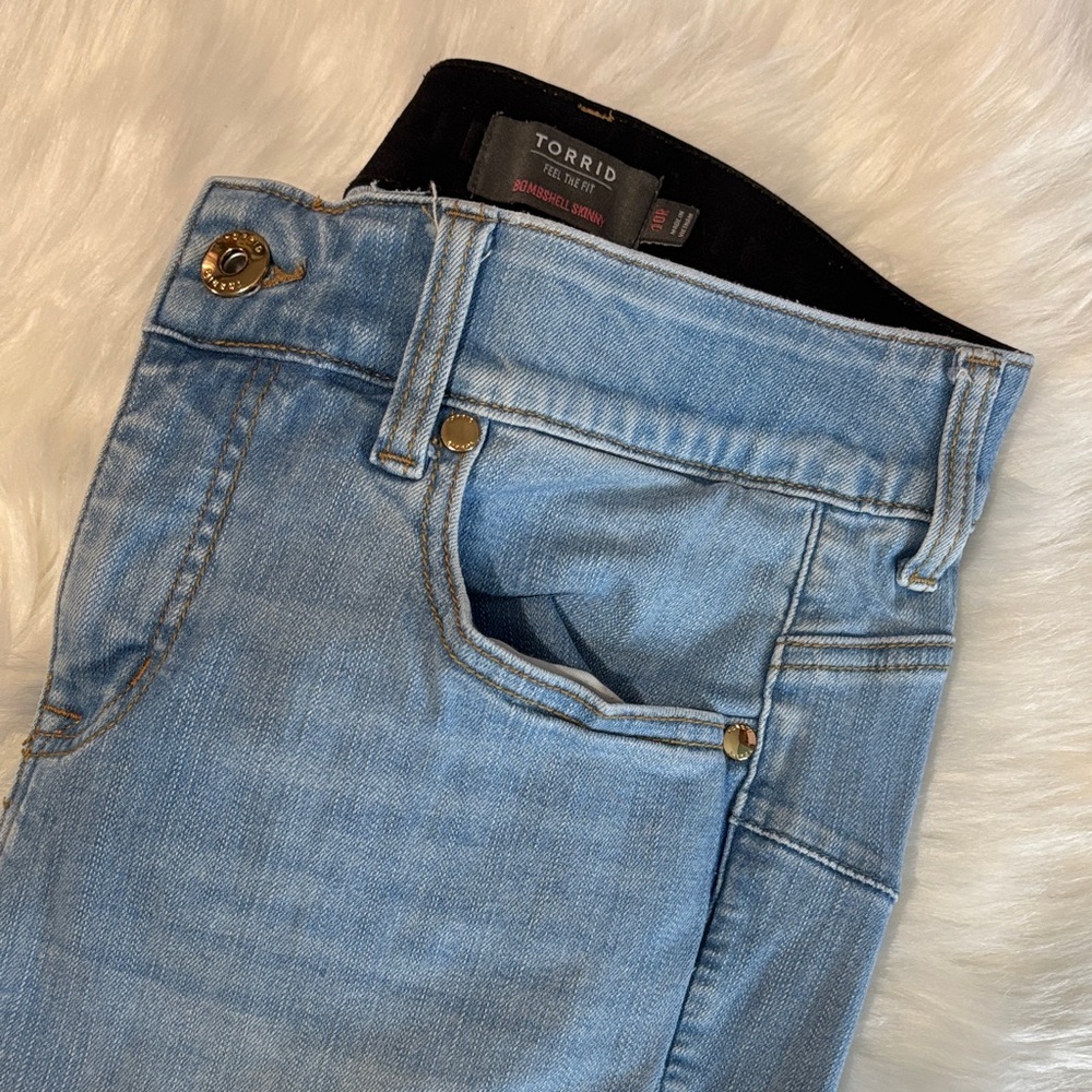 Torrid bombshell skinny high Rise Light Blue Jeans